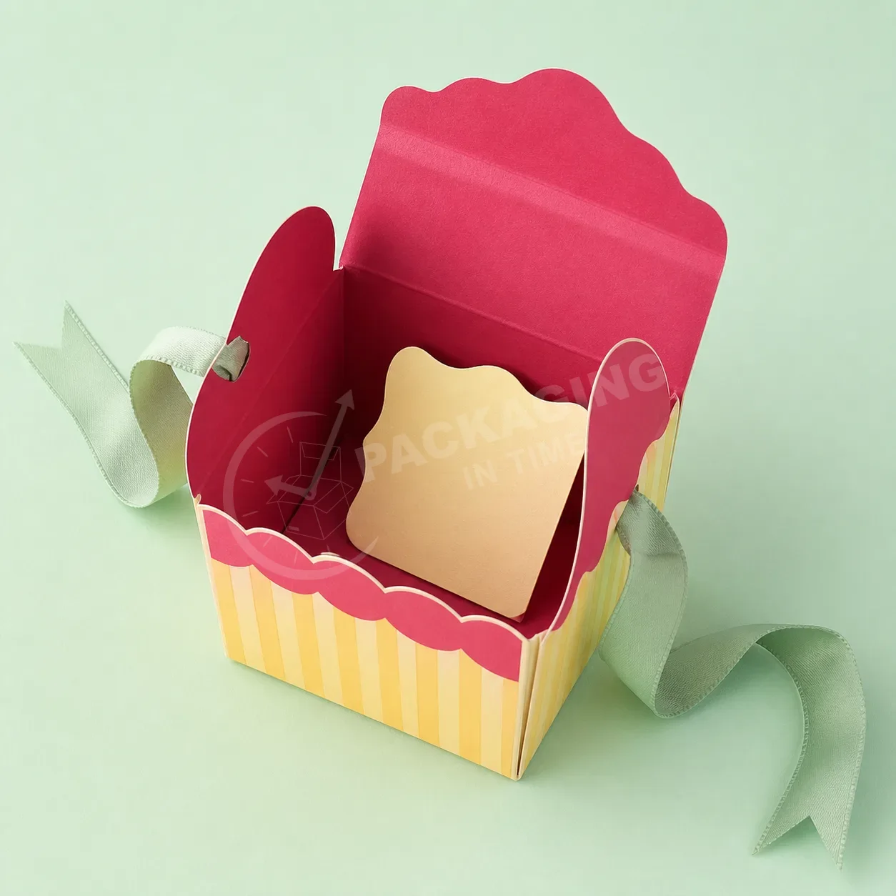 Scallop Edge Favor Boxes with Ribbon Handles